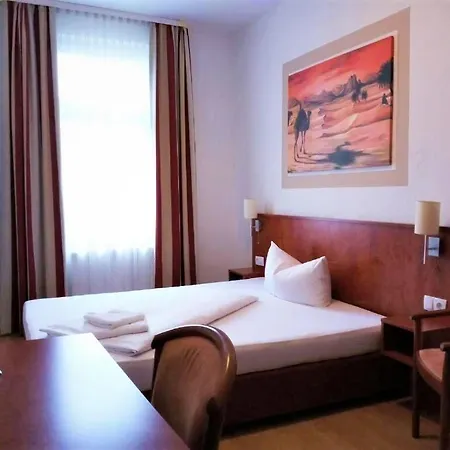 Am Ledermuseum 2* Offenbach am Main